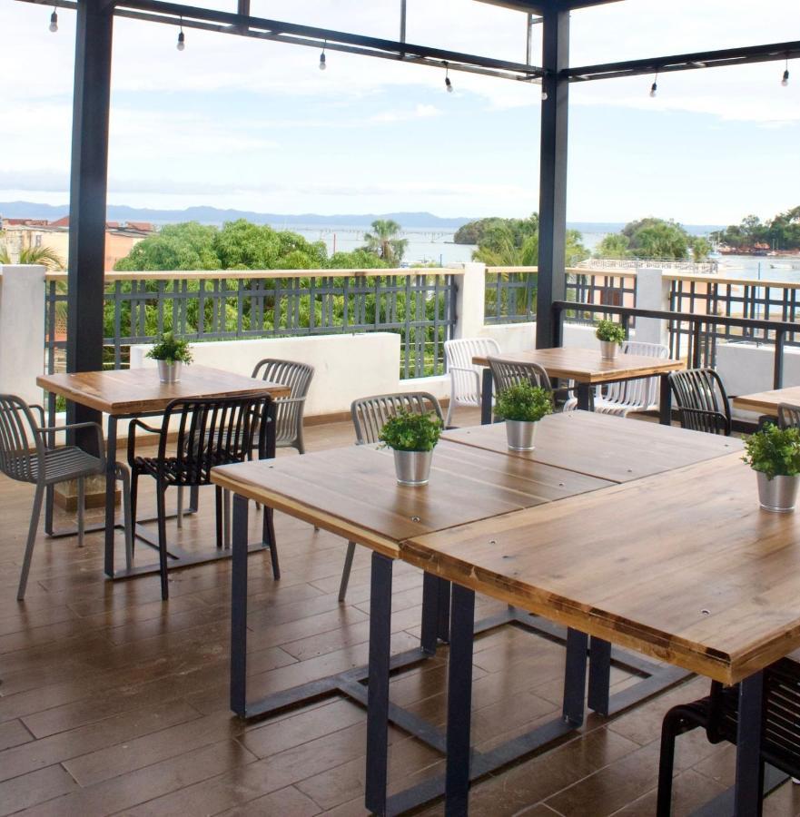 Hostal Marina Samana 외부 사진