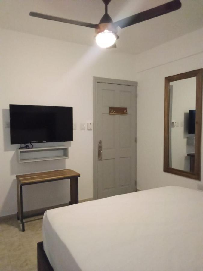 Hostal Marina Samana 외부 사진