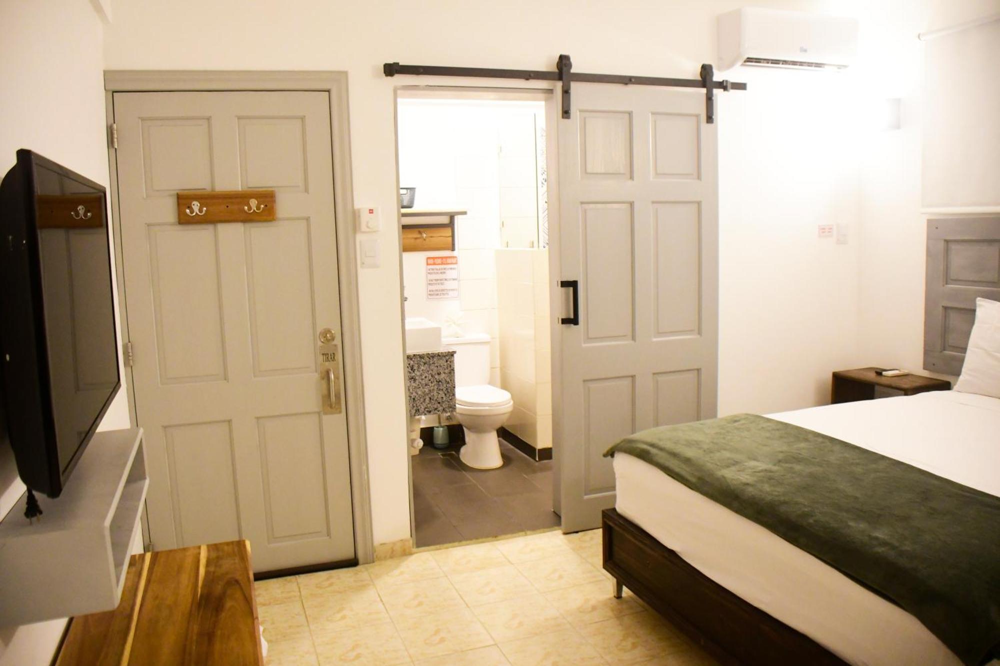 Hostal Marina Samana 외부 사진