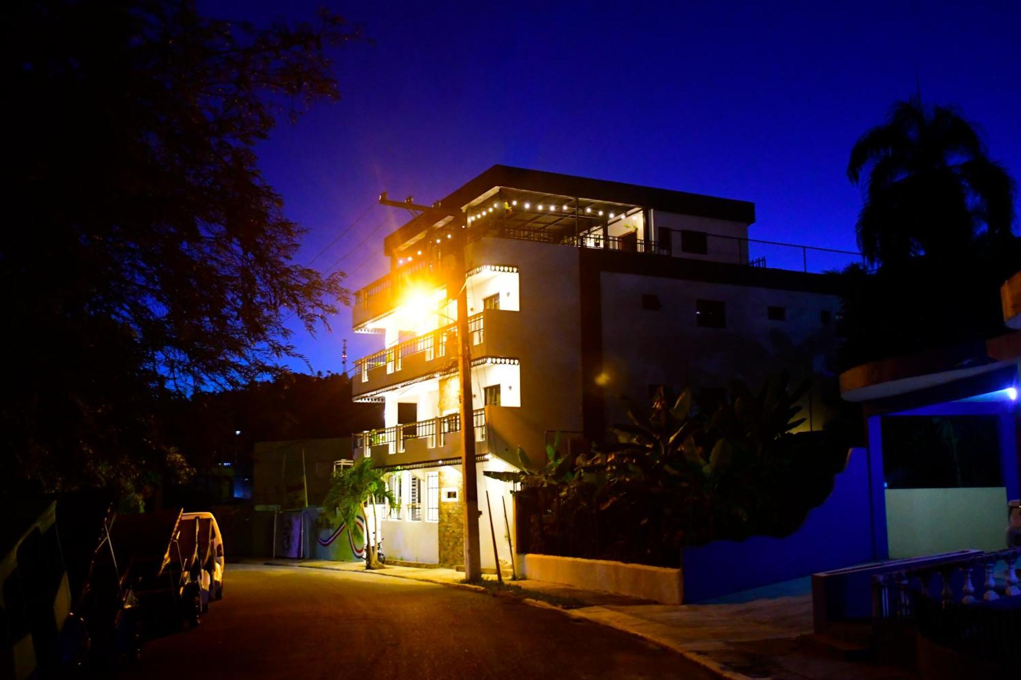 Hostal Marina Samana 외부 사진