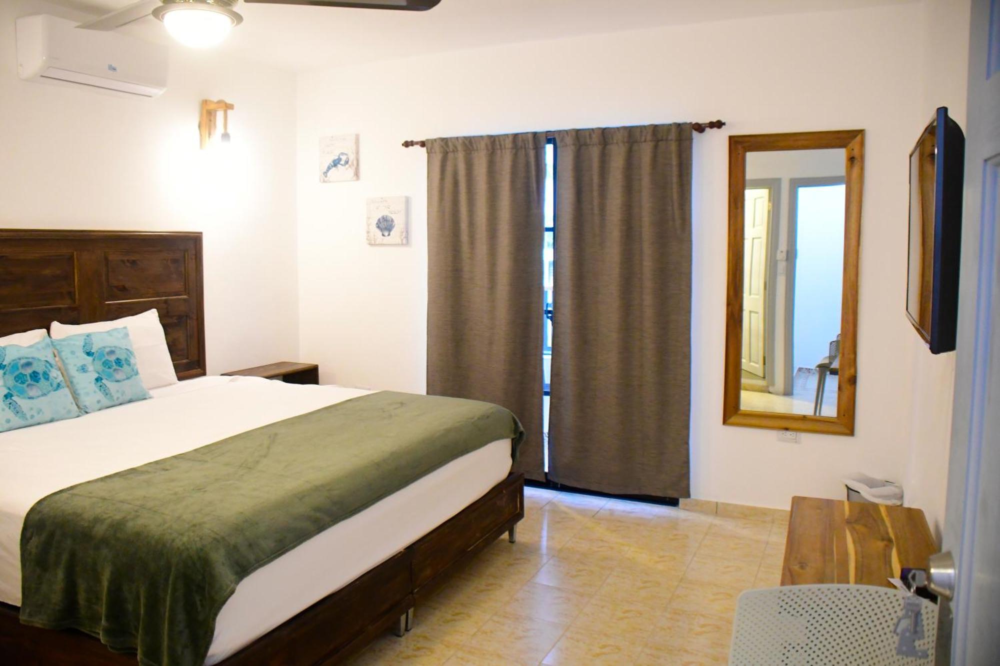 Hostal Marina Samana 외부 사진