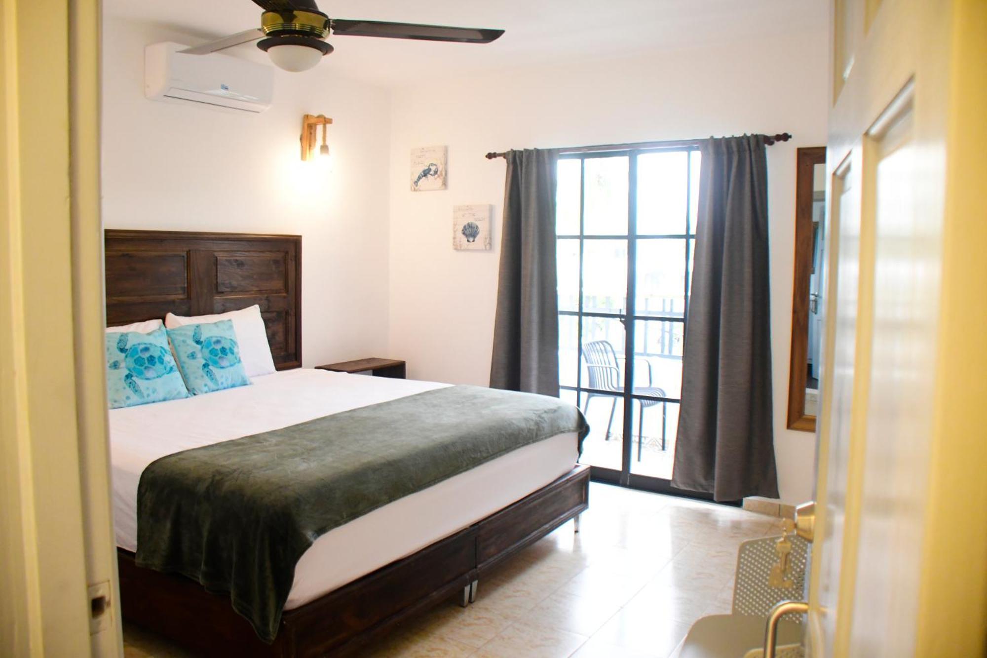 Hostal Marina Samana 외부 사진