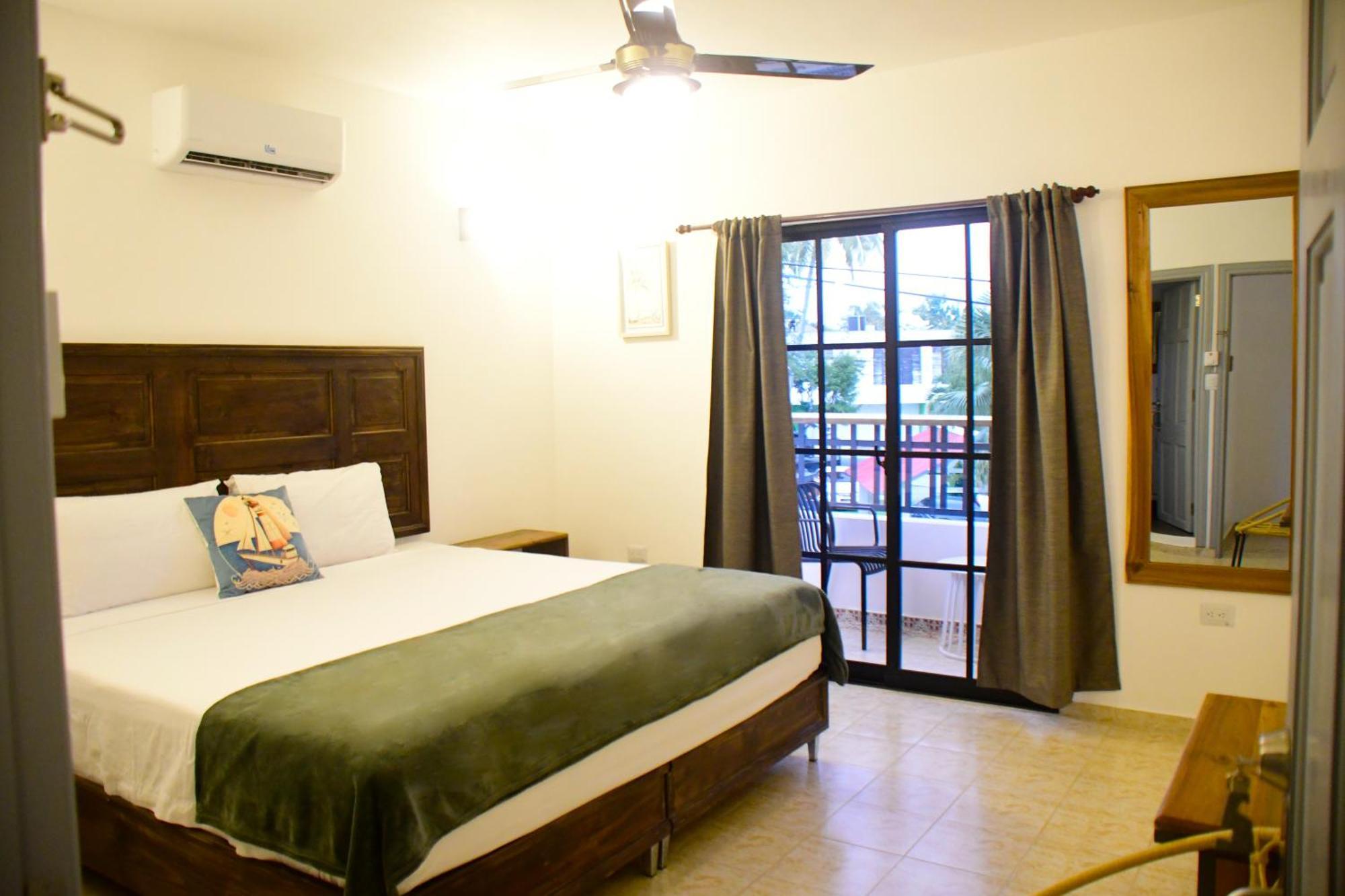 Hostal Marina Samana 외부 사진